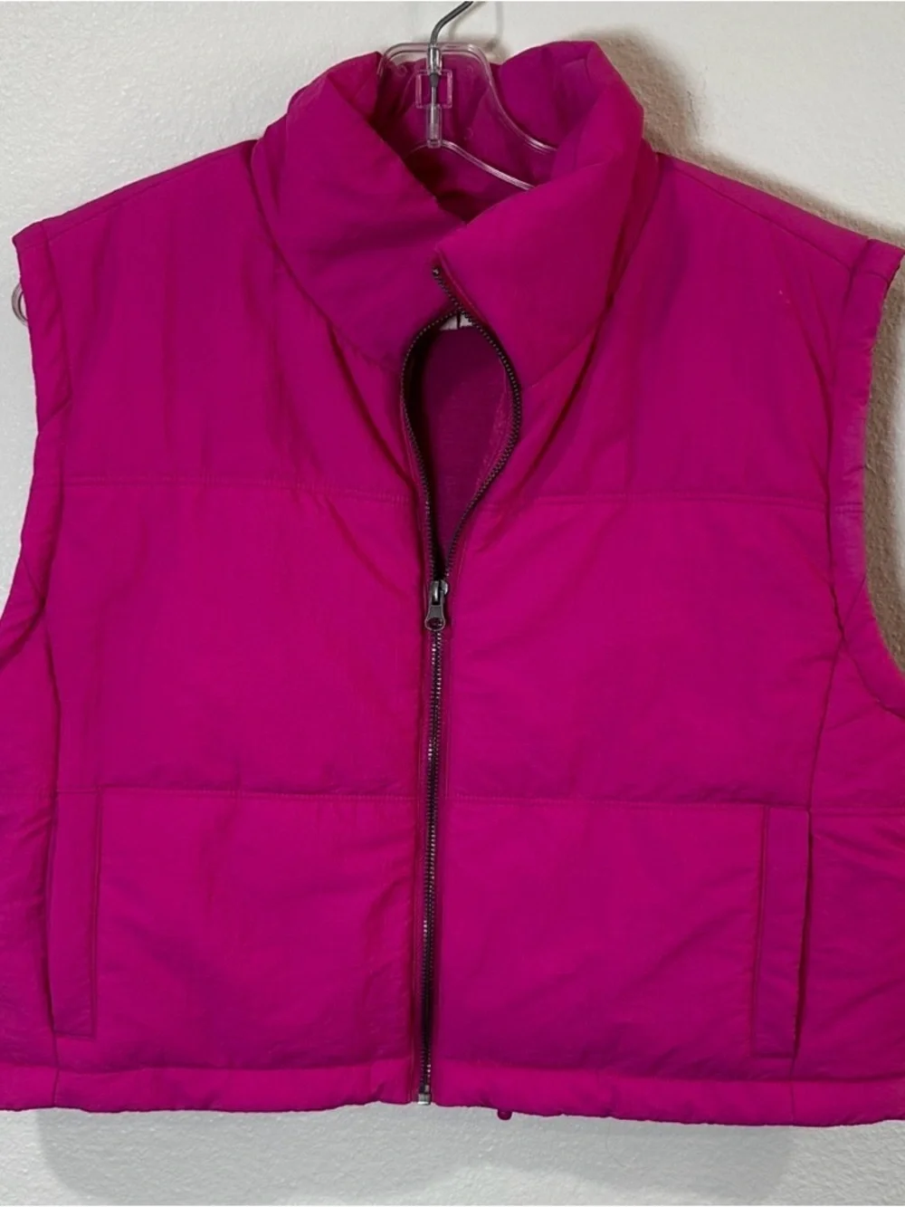 Thread & Supply‎ cropped Pink Puffer Vest size M